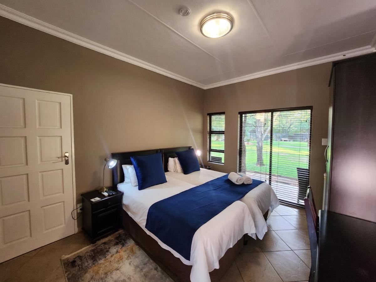 Rip Van Winkel Guest House Lephalale Ngoại thất bức ảnh