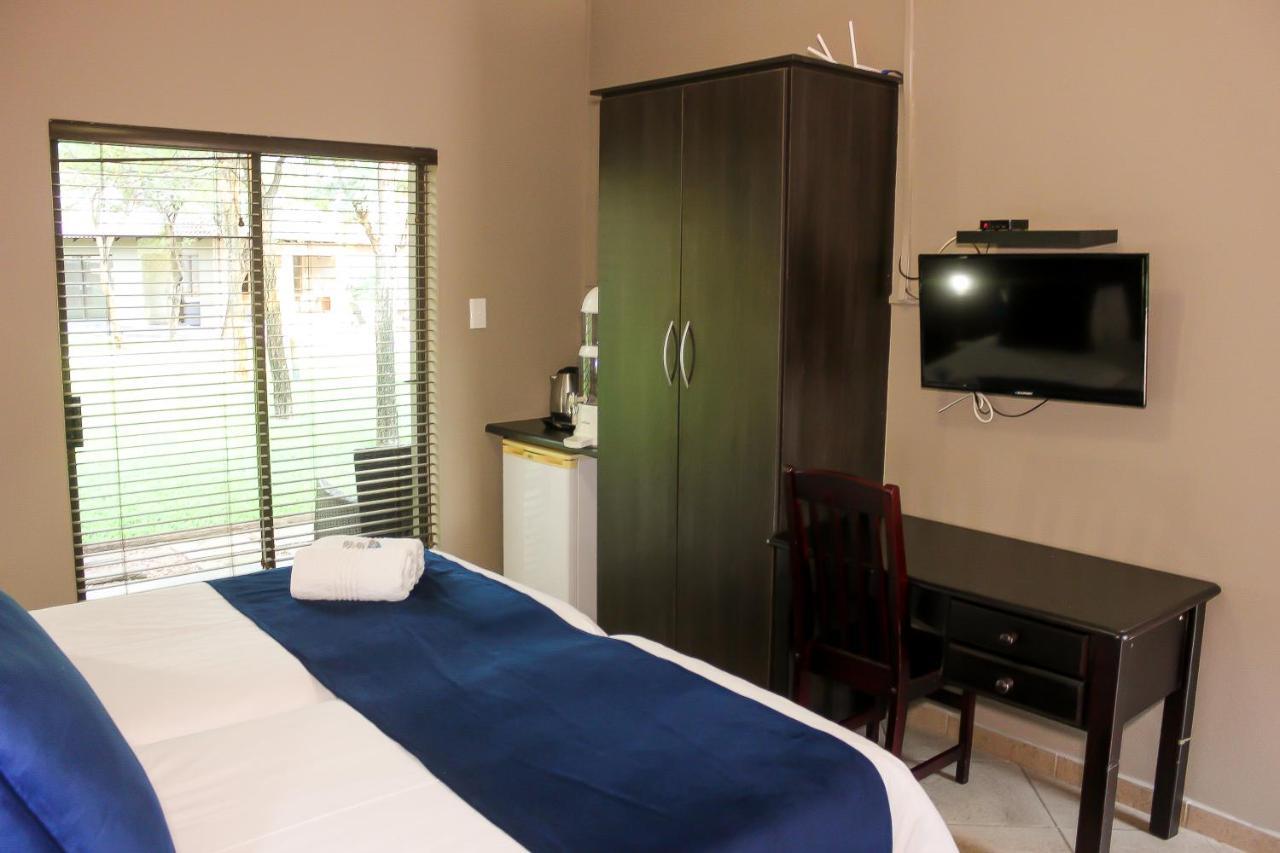 Rip Van Winkel Guest House Lephalale Ngoại thất bức ảnh