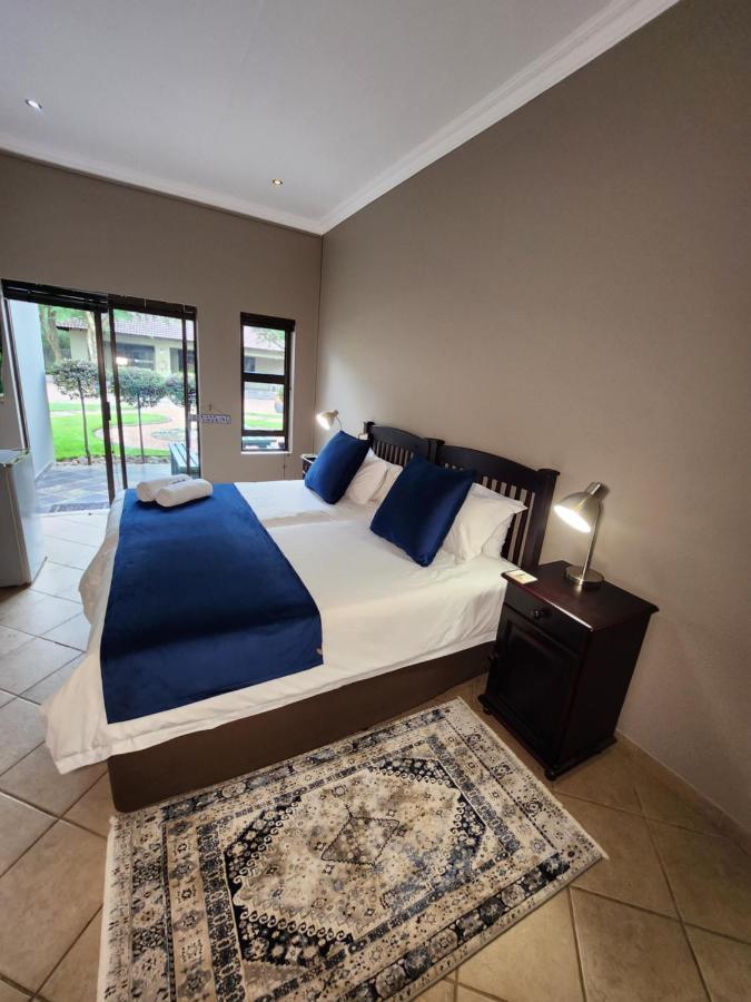 Rip Van Winkel Guest House Lephalale Ngoại thất bức ảnh